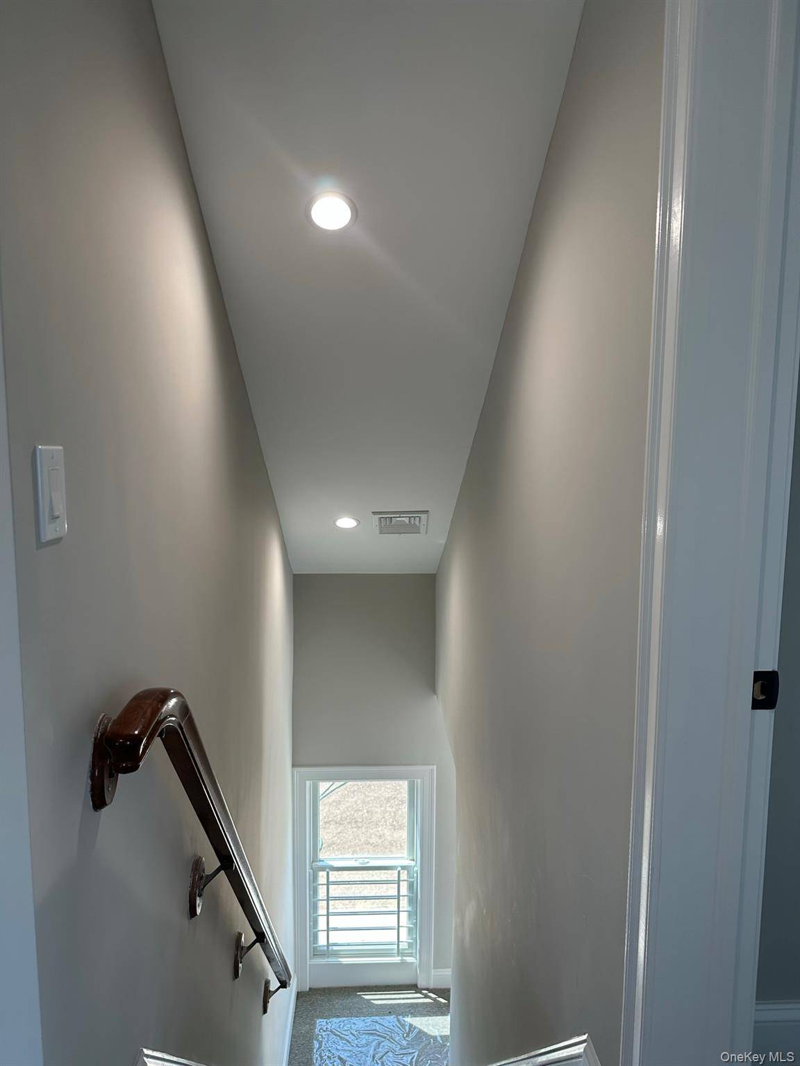 Mineola, NY 11501,39 Fairfield AVE #2nd Fl