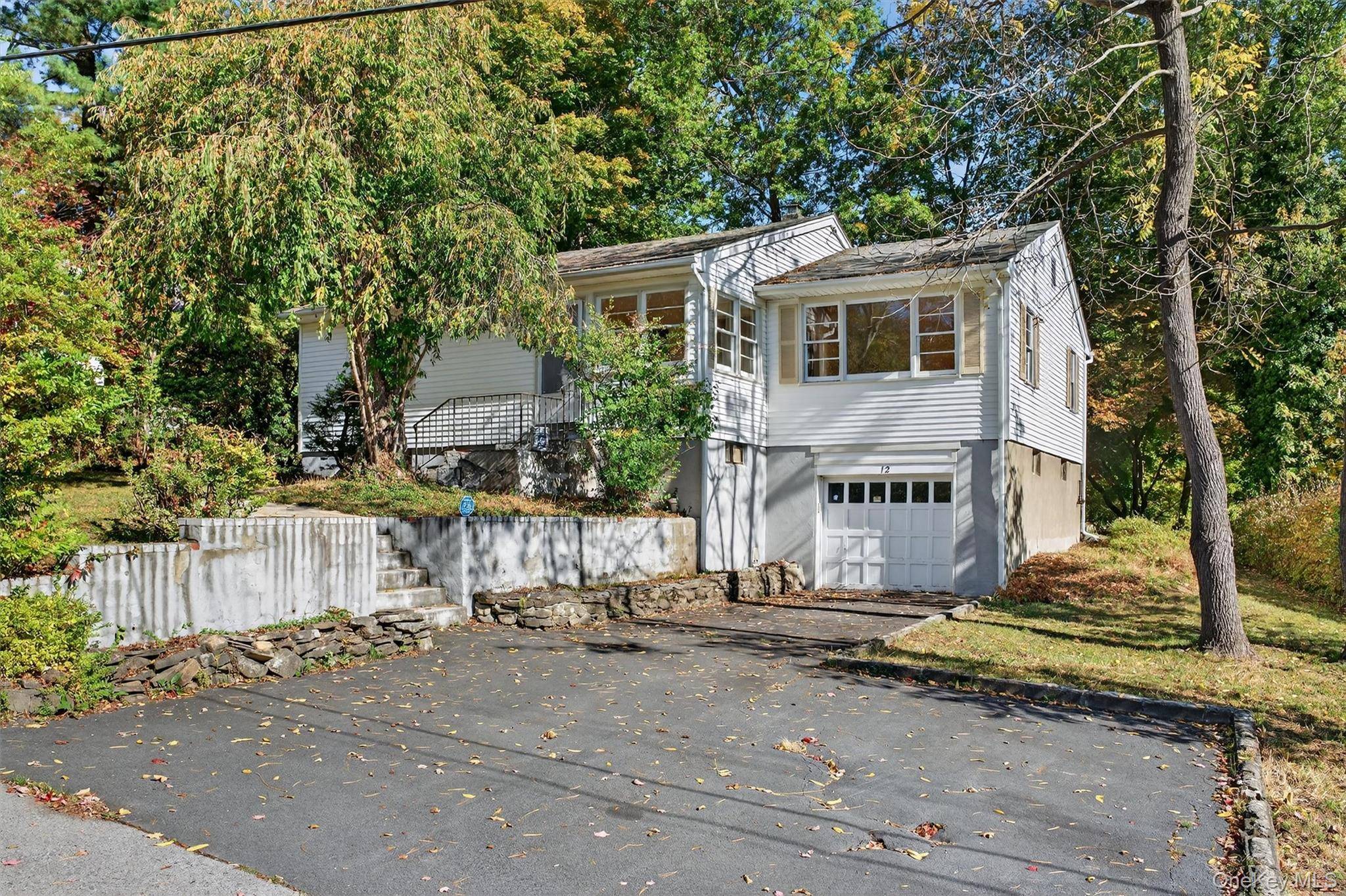 Monroe, NY 10950,12 Mid Oaks DR