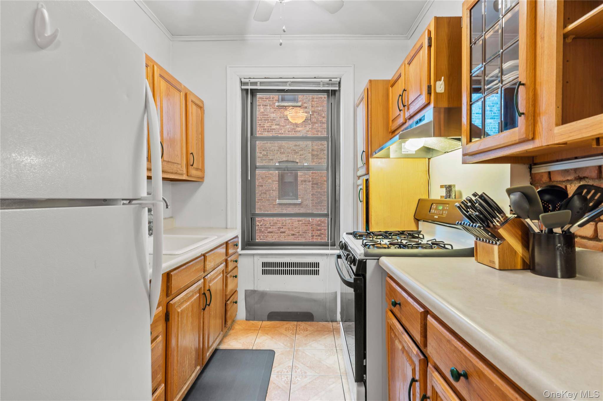 Forest Hills, NY 11375,76-66 Austin ST #4B