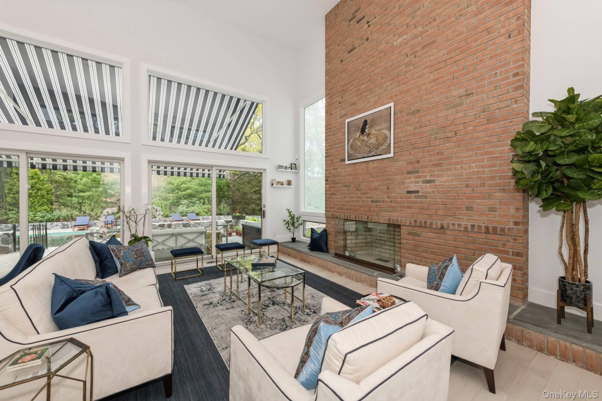 East Hampton, NY 11937,715 Hands Creek RD