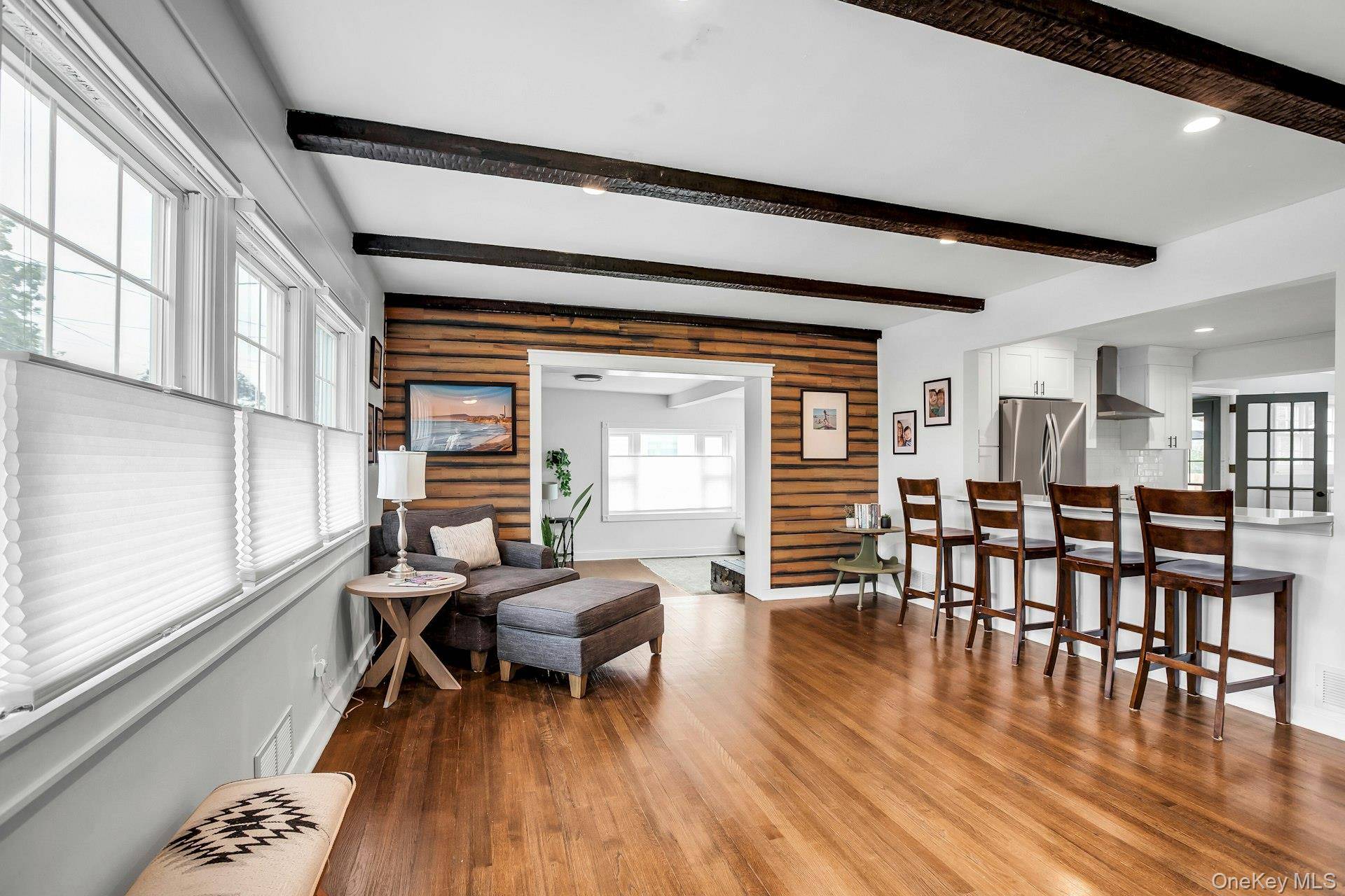 West Sayville, NY 11796,68 Division AVE