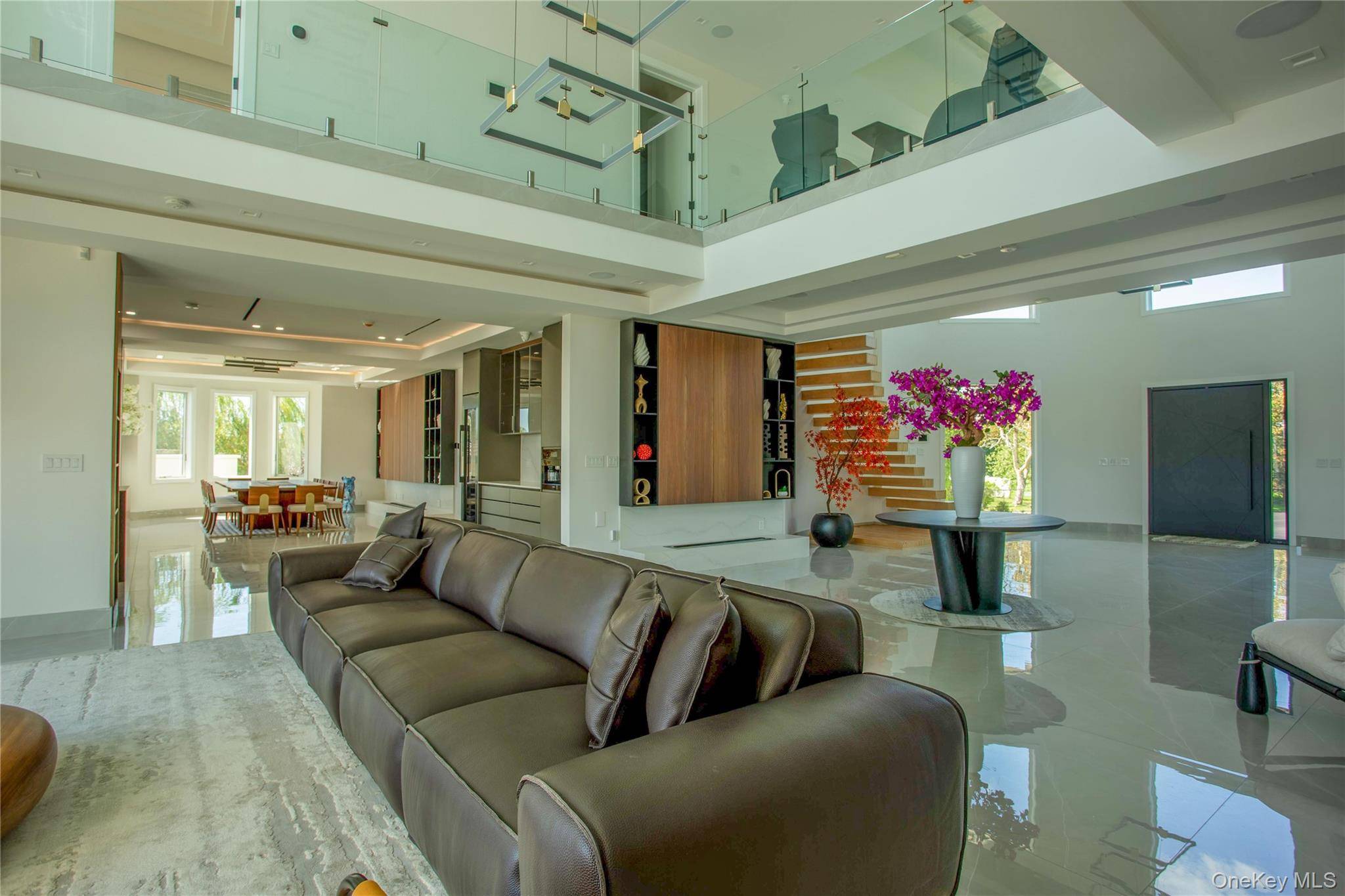 Hewlett Neck, NY 11598,190 Curtis RD