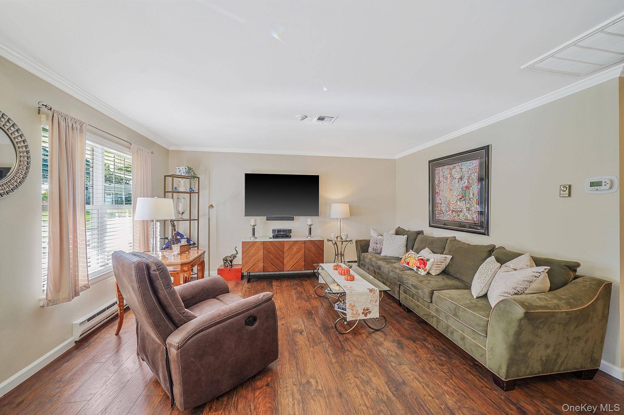 Ridge, NY 11961,449 Arlington DR #A