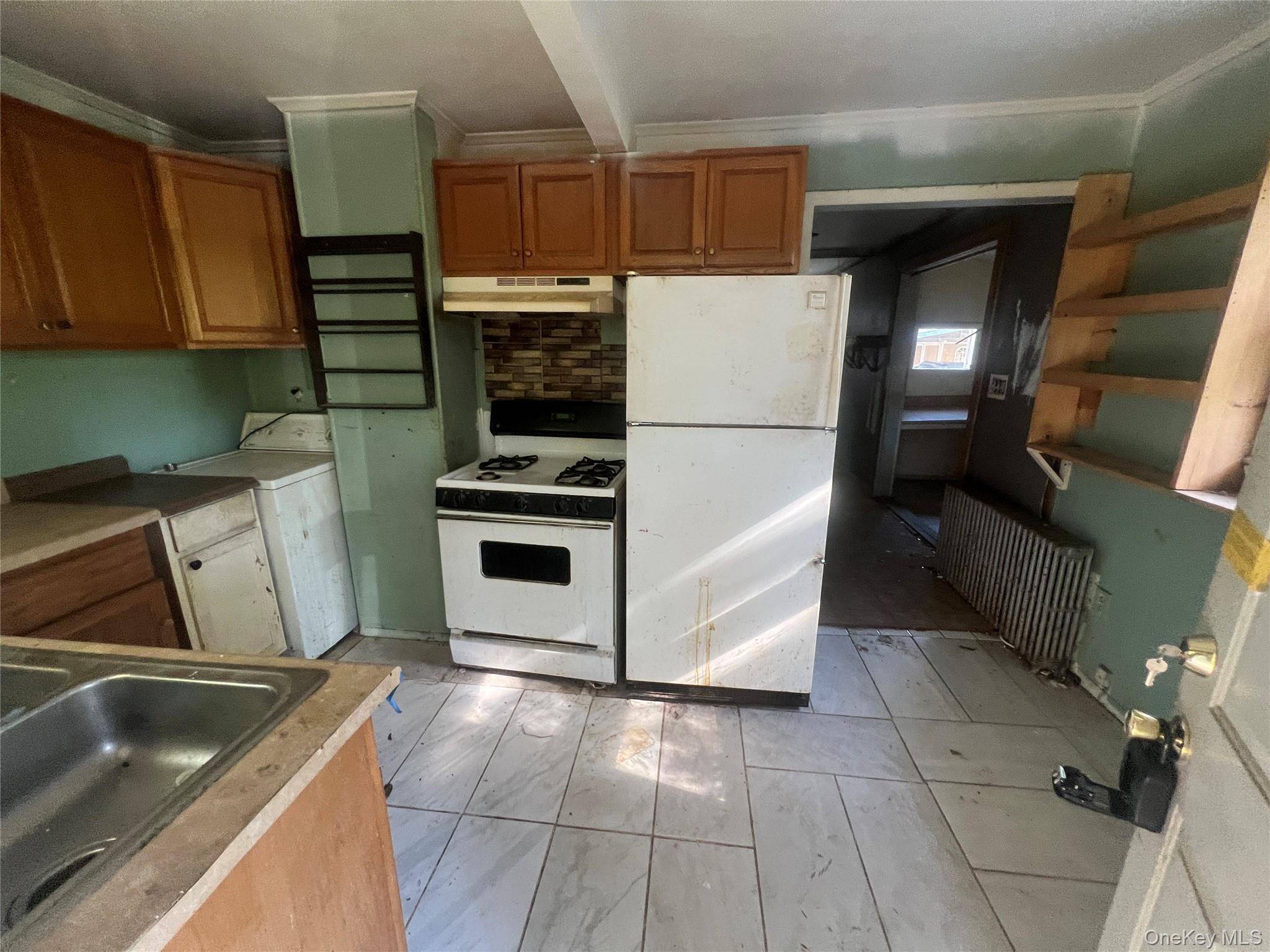 Lloyd, NY 12528,18 Hillside PL