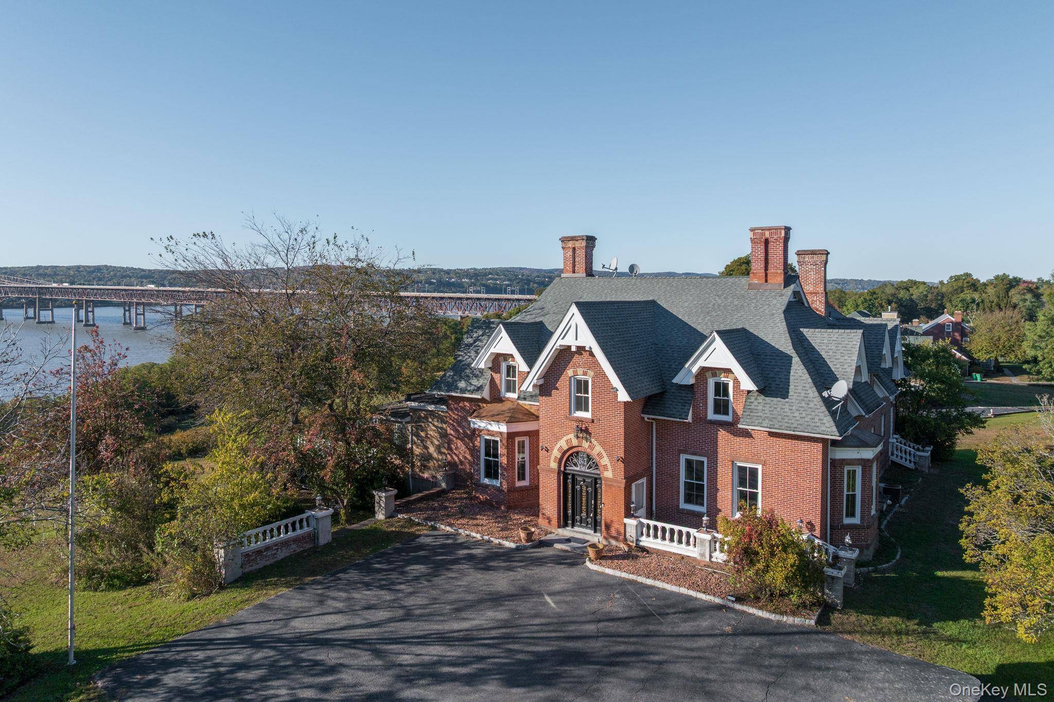 Beacon, NY 12508,12 Monell PL