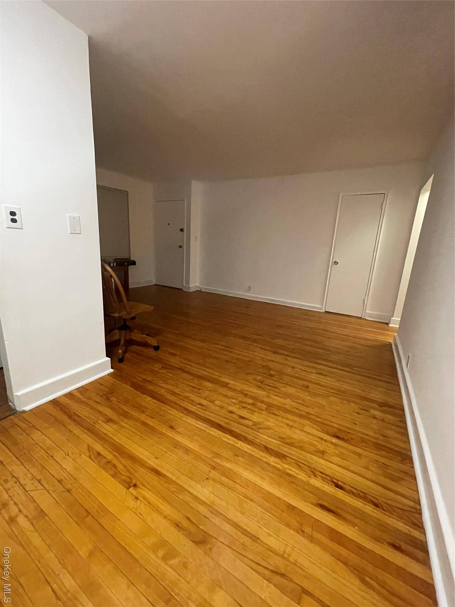 Fresh Meadows, NY 11365,196-61 69 AVE #1st FL