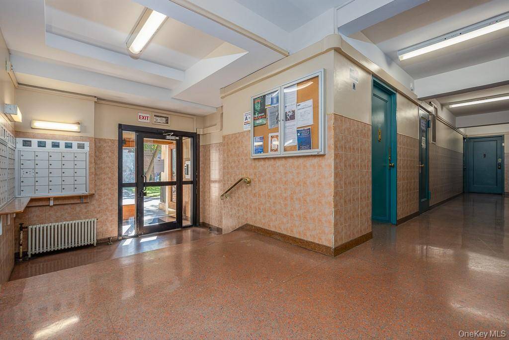 Bronx, NY 10462,1601 Metropolitan AVE #3H