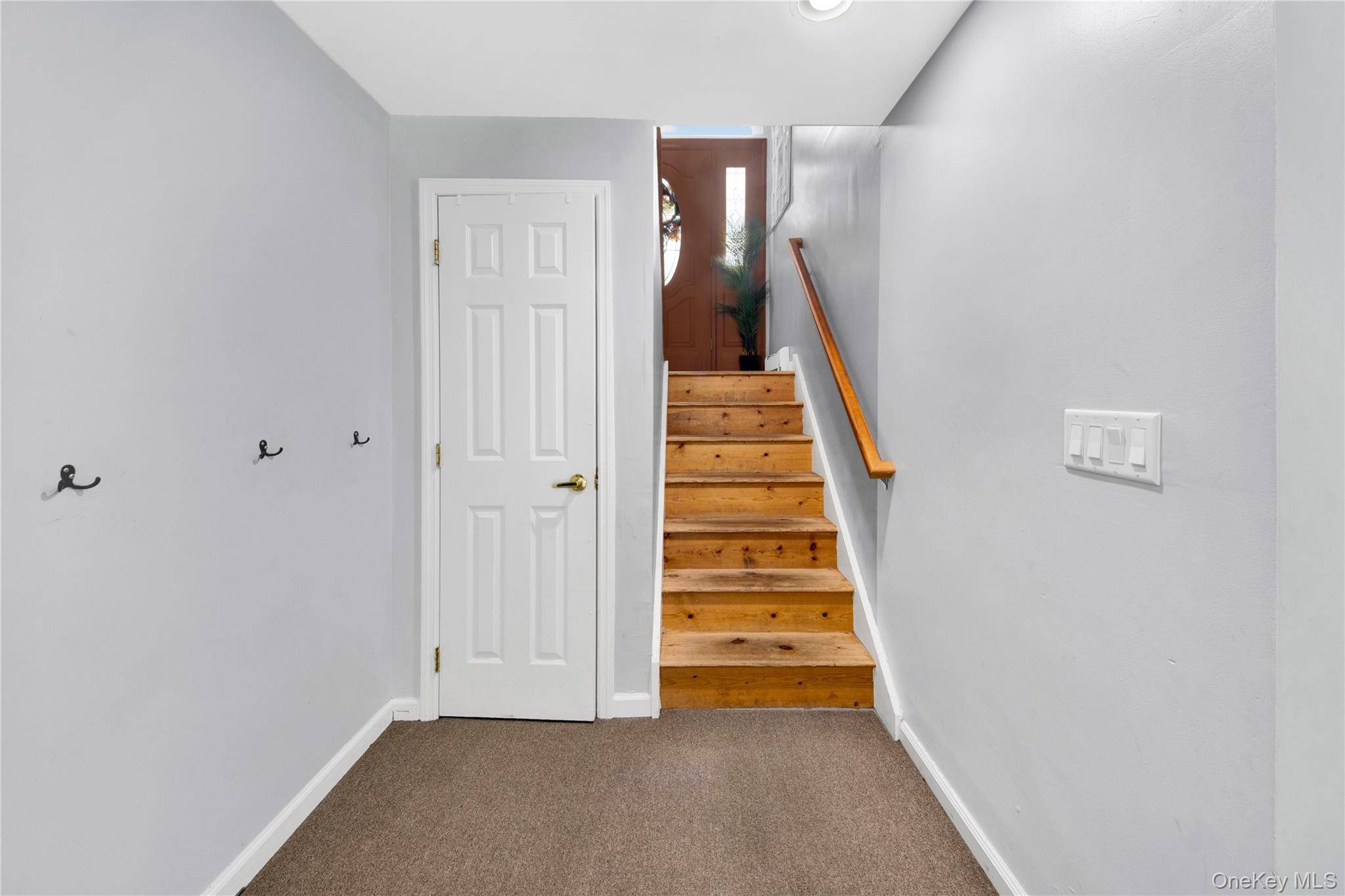 Poughkeepsie, NY 12603,241 Overlook RD