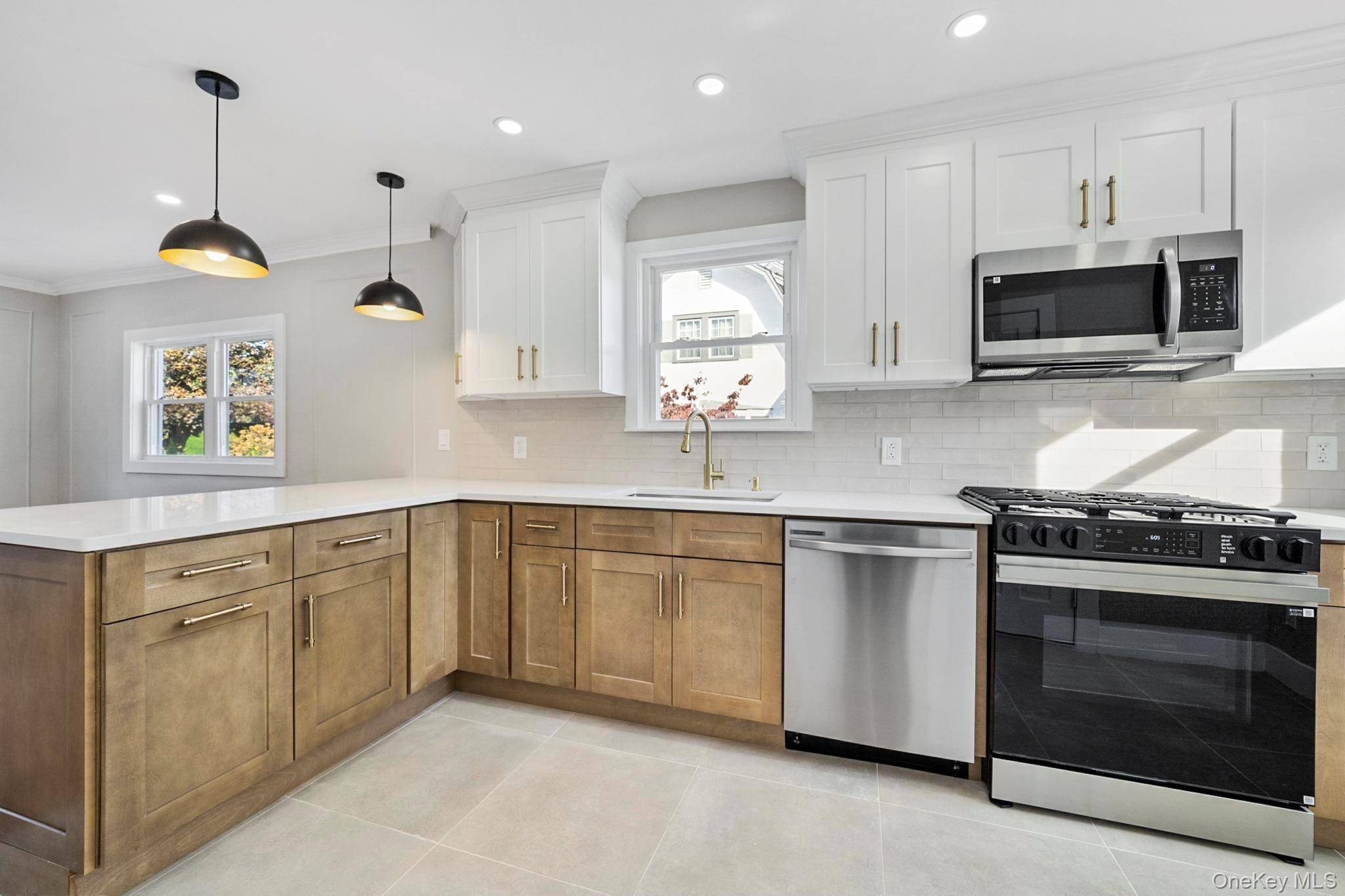 Freeport, NY 11520,36 New York AVE