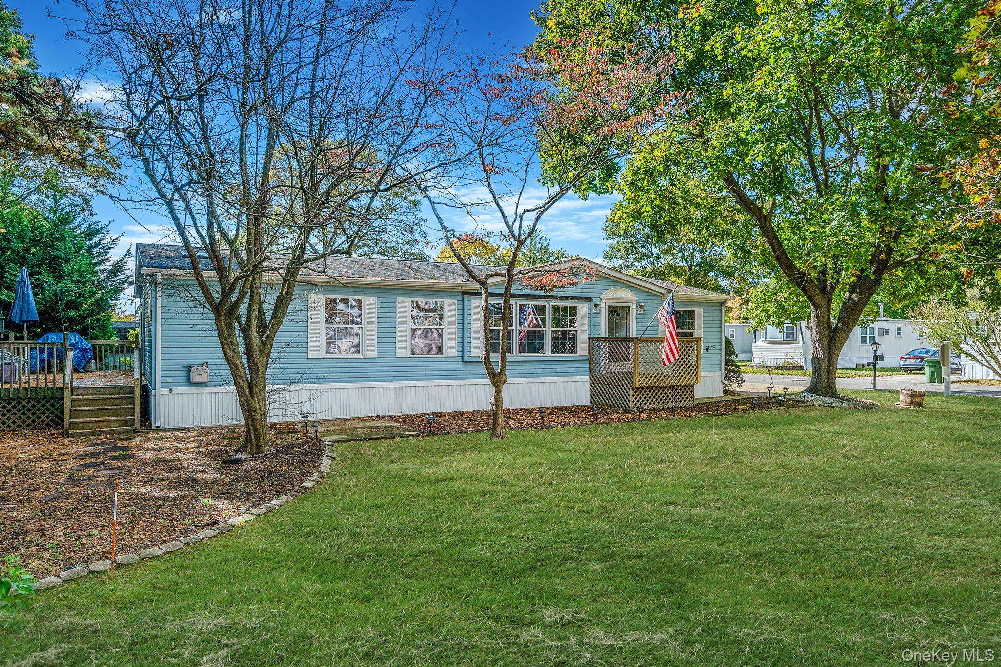 Bohemia, NY 11716,3 Betsy Ross DR