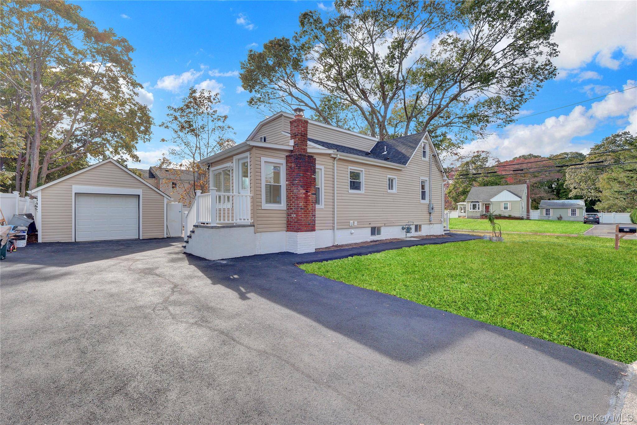 East Patchogue, NY 11772,239 Bayview AVE