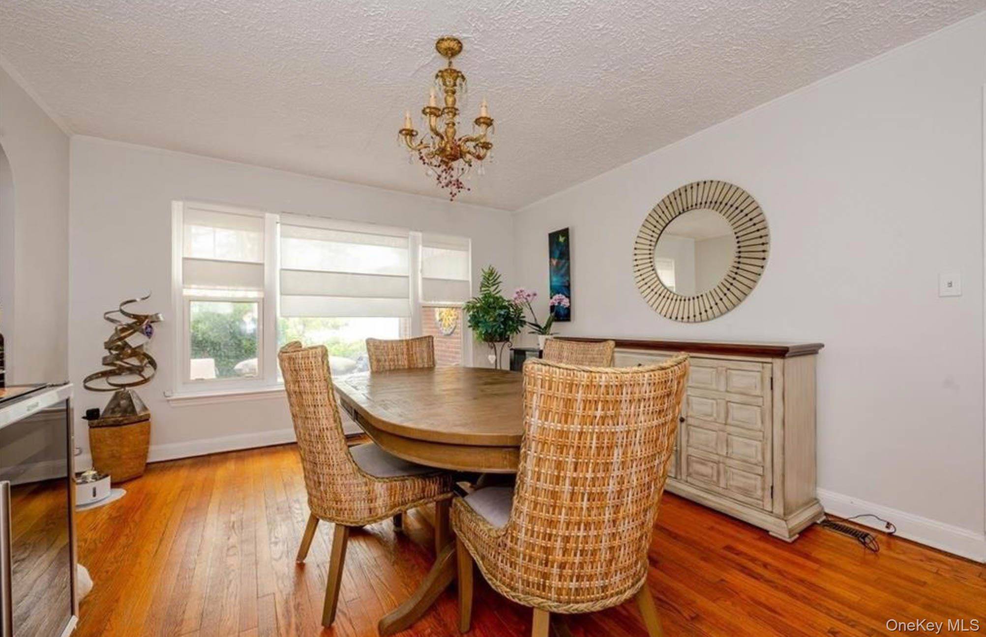 Long Beach, NY 11561,365 E Walnut ST
