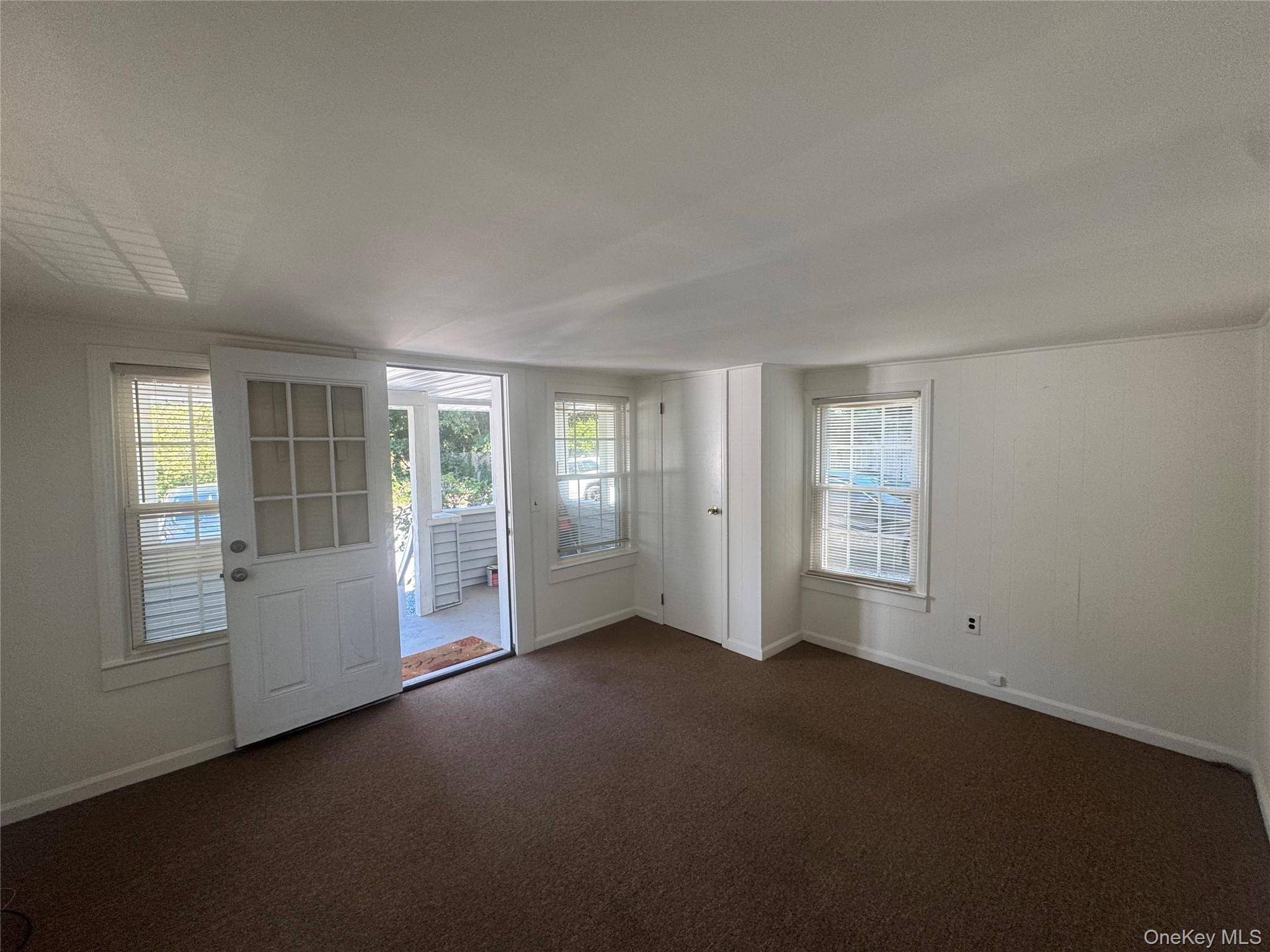 Huntington, NY 11743,725 Park AVE