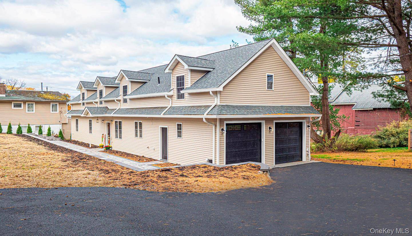 Warwick, NY 10990,4 Hawthorn AVE