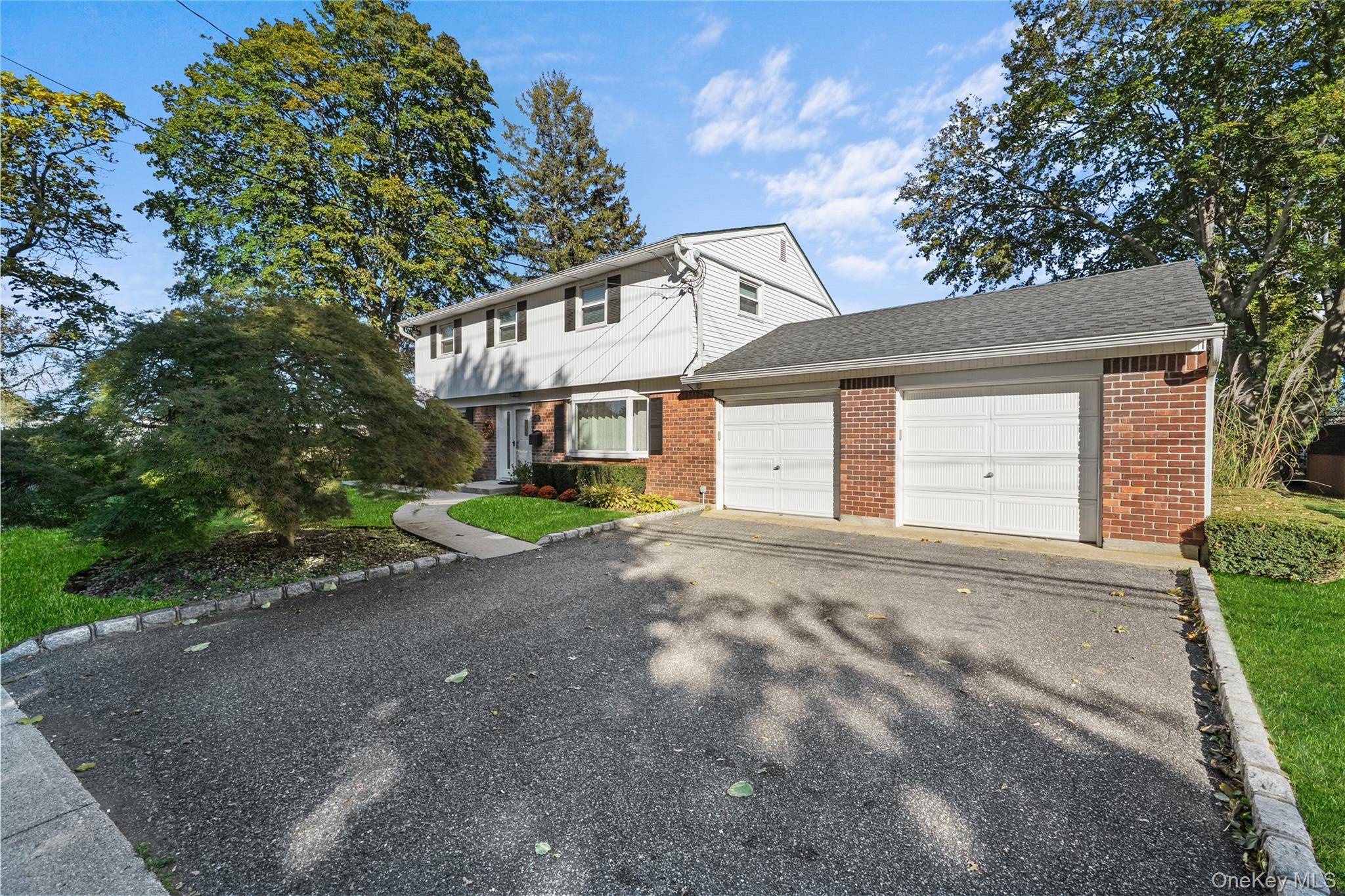 Sayville, NY 11782,261 Johnson AVE