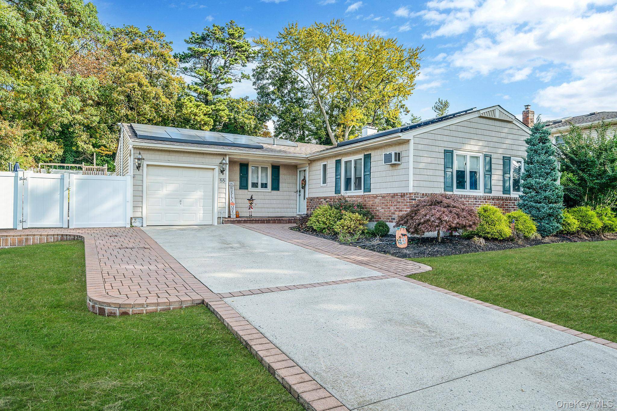 Oakdale, NY 11769,55 Wexford DR