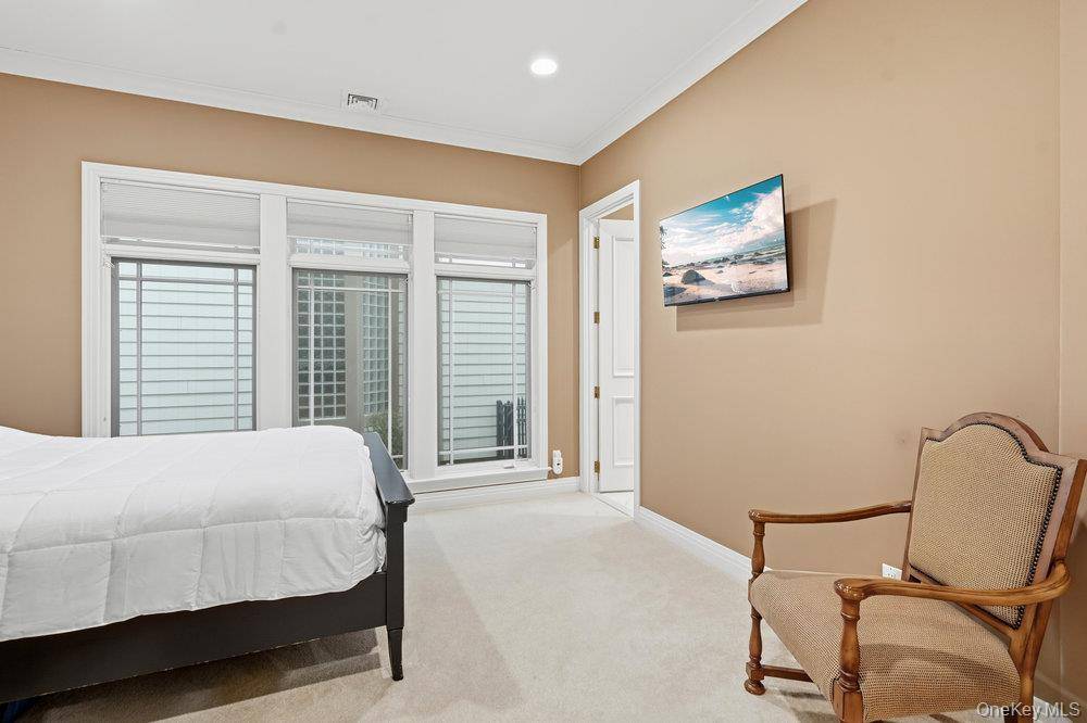 Jericho, NY 11753,44 Holiday Pond RD