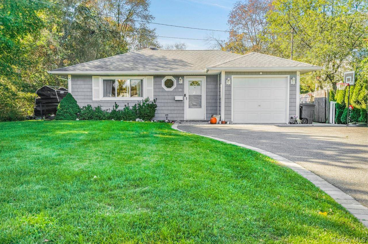 Patchogue, NY 11772,18 Thorburn AVE