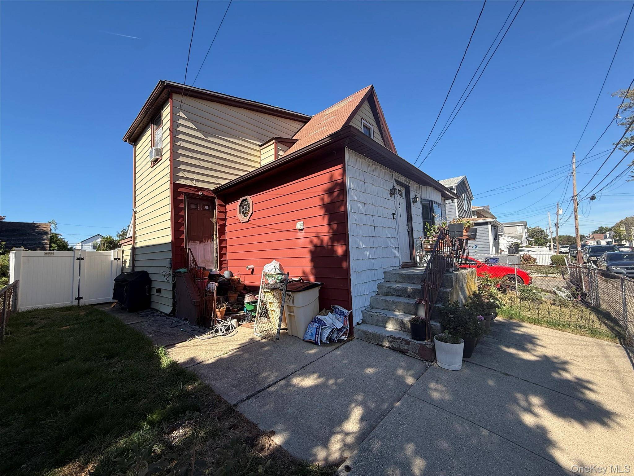 Elmont, NY 11003,171 Holland AVE
