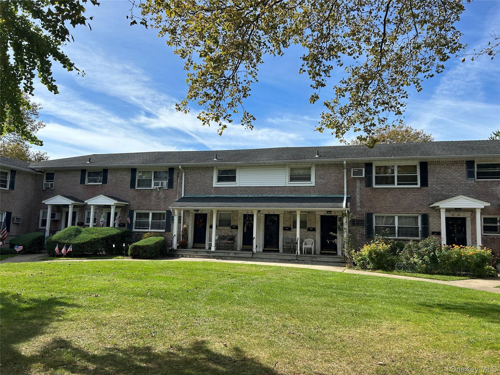 Floral Park, NY 11040,82-34 Langdale ST #142A