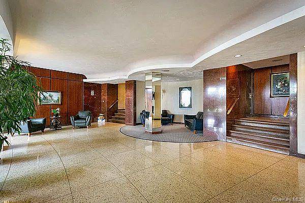 Forest Hills, NY 11375,61-20 Grand Central Pkwy #C 306