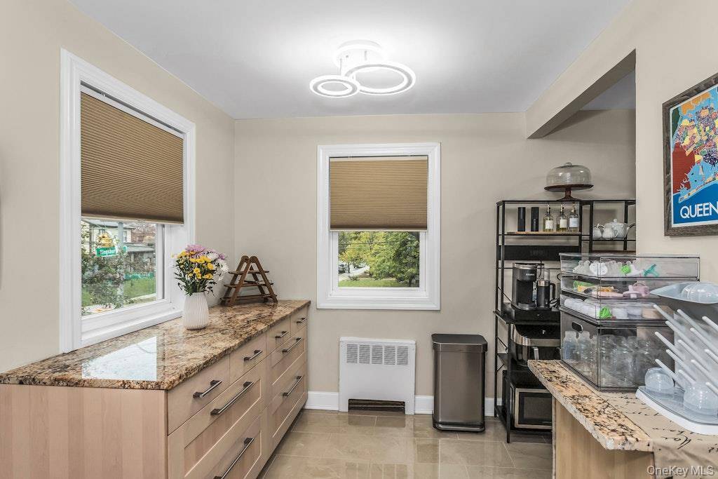 Oakland Gardens, NY 11364,224-01 Kingsbury AVE #2