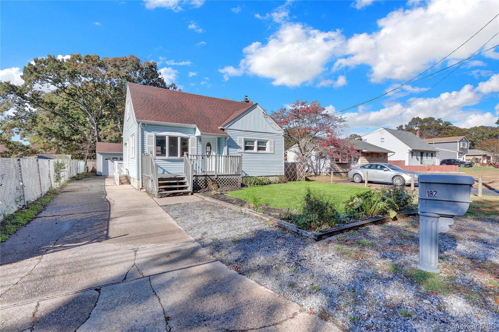 Shirley, NY 11967,182 Lexington RD