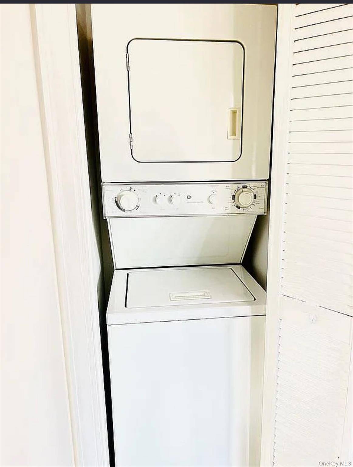 Flushing, NY 11355,43-18 Main Street ##7F