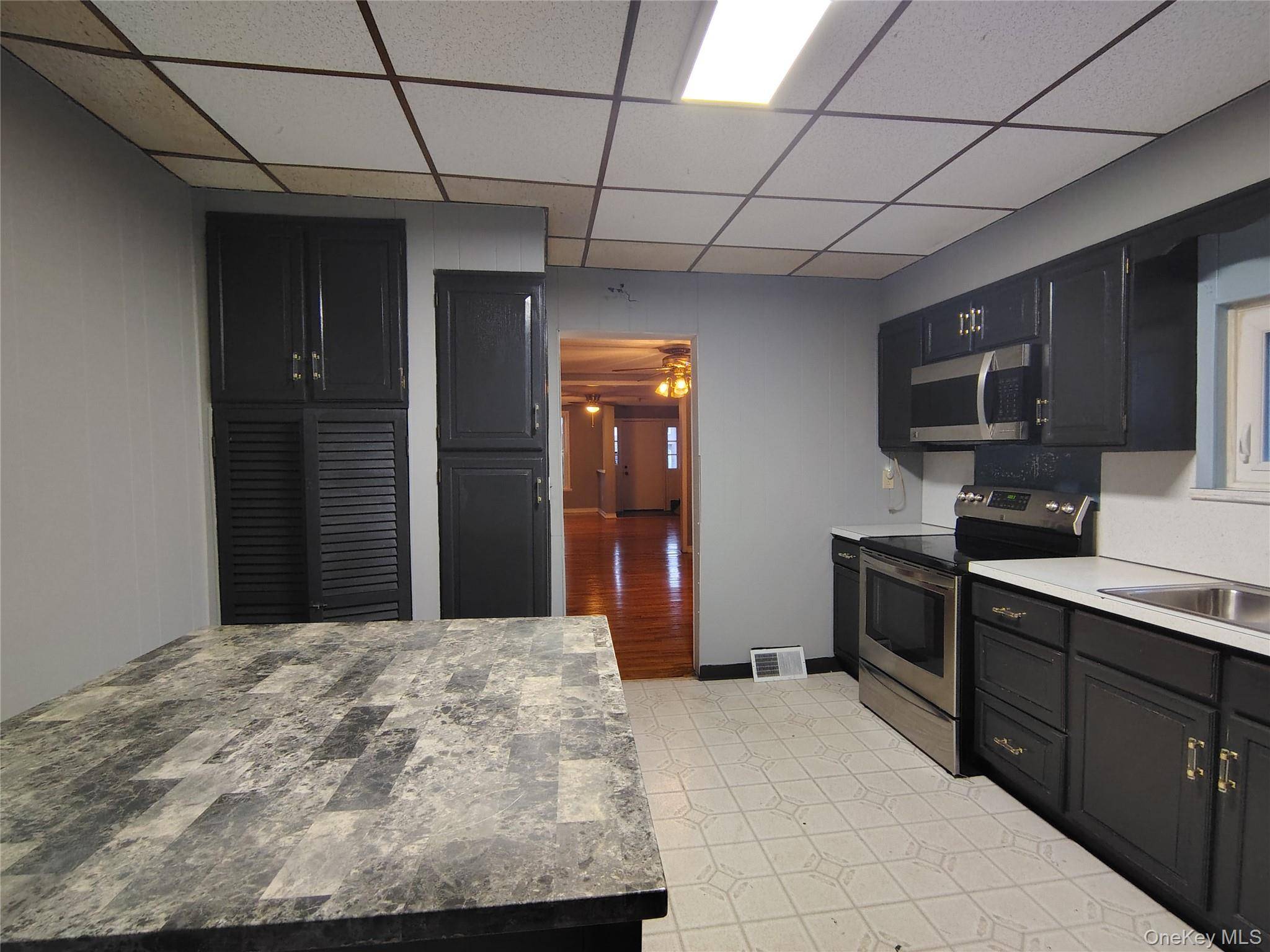 Poughkeepsie, NY 12601,324-326 Church ST