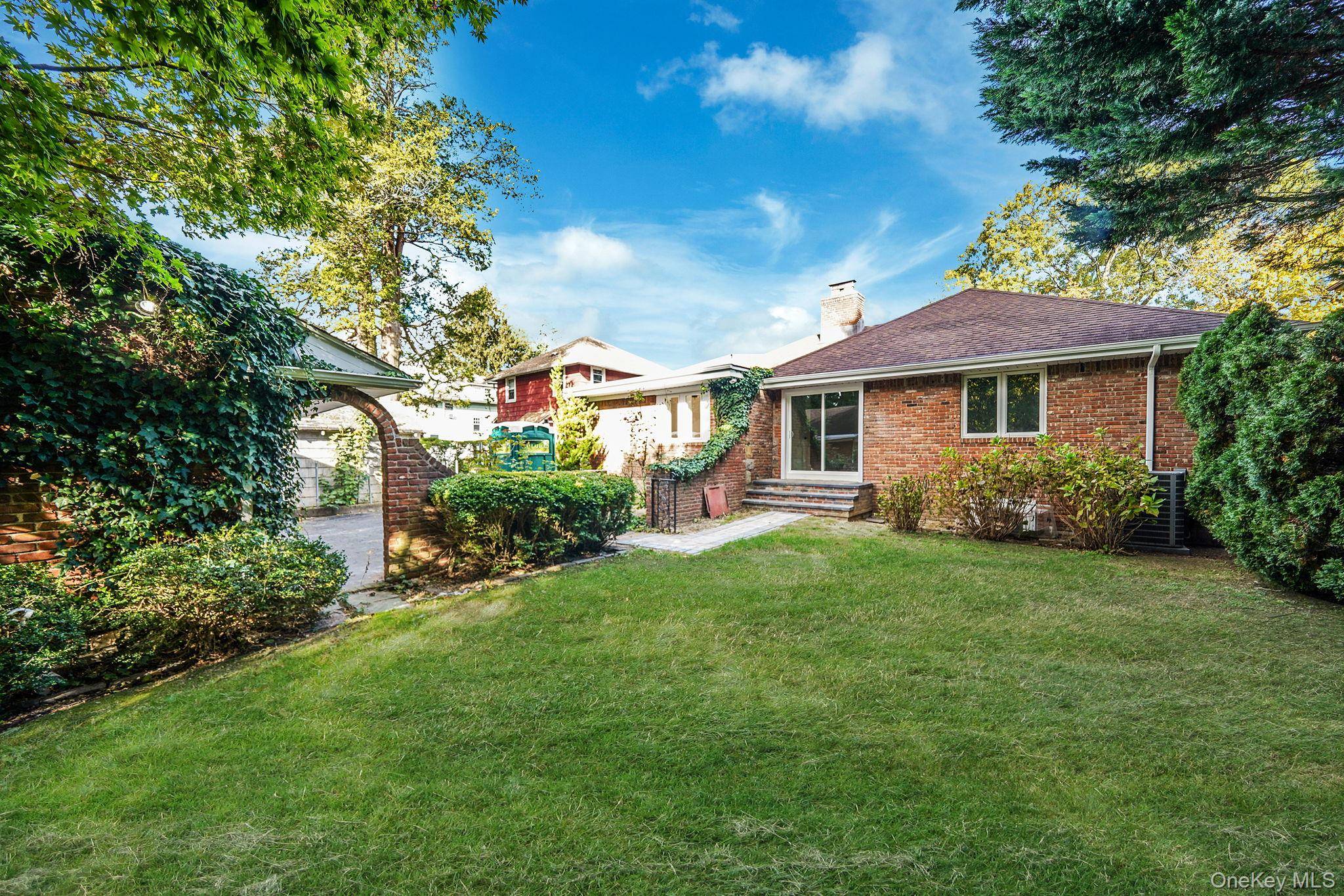 Port Washington, NY 11050,32 Fairview AVE