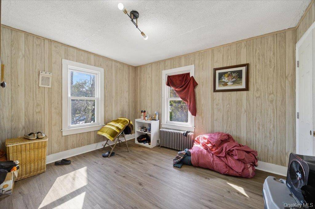 Bloomingburg, NY 12721,67 Main ST