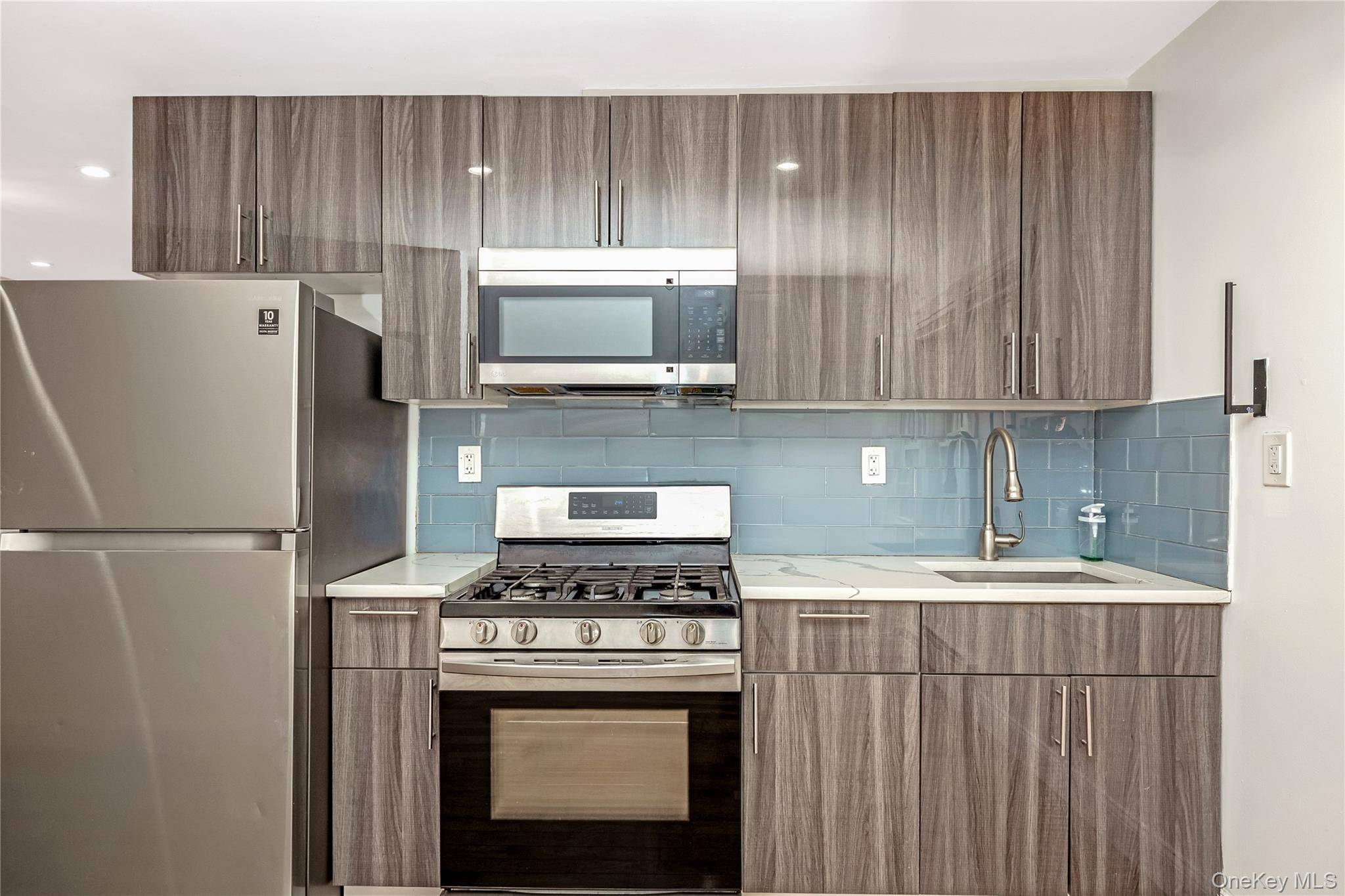 Queens Village, NY 11428,8933 Moline ST