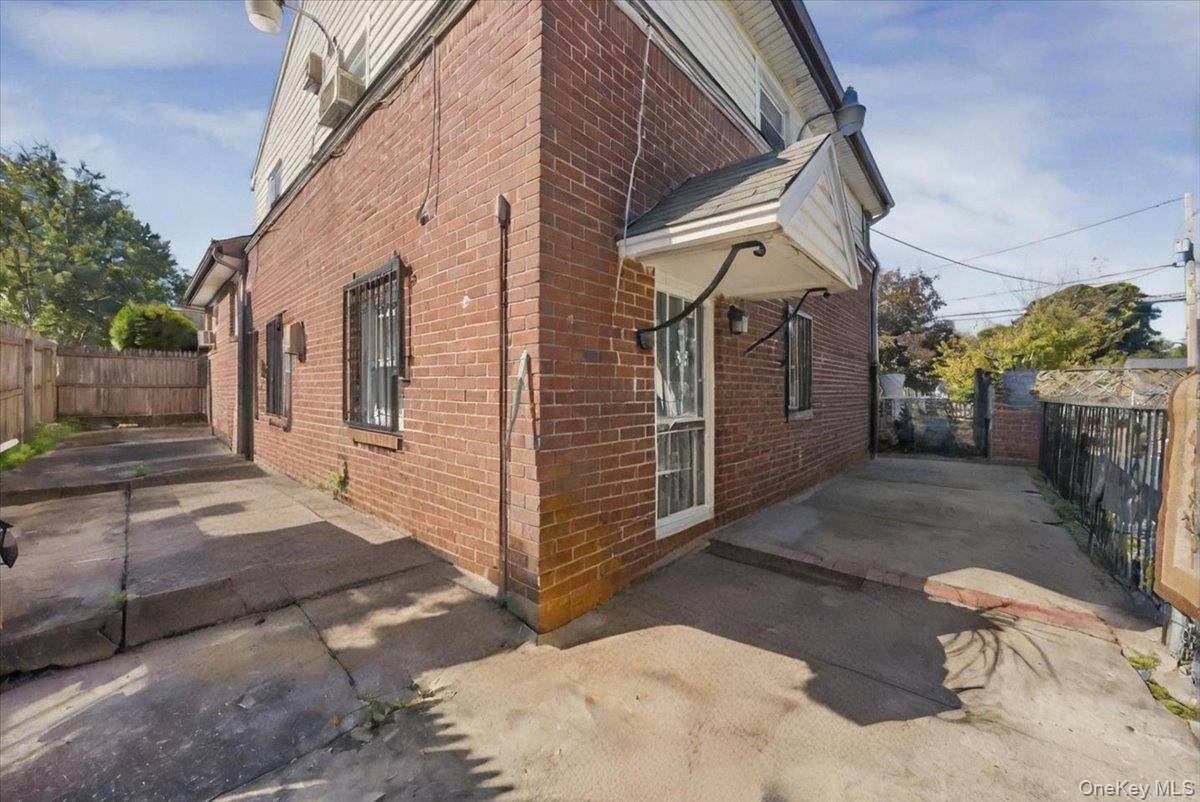 Freeport, NY 11520,184 Independence AVE