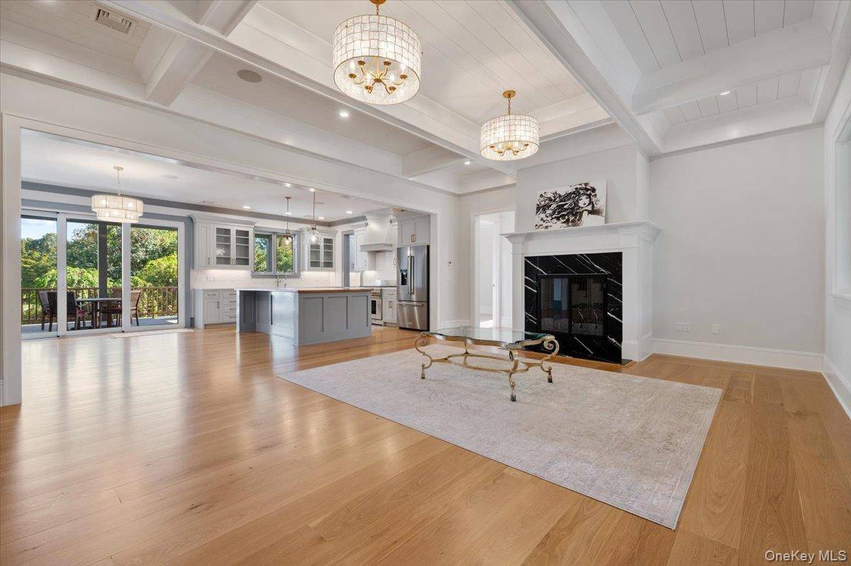 East Moriches, NY 11940,17 Moriches AVE