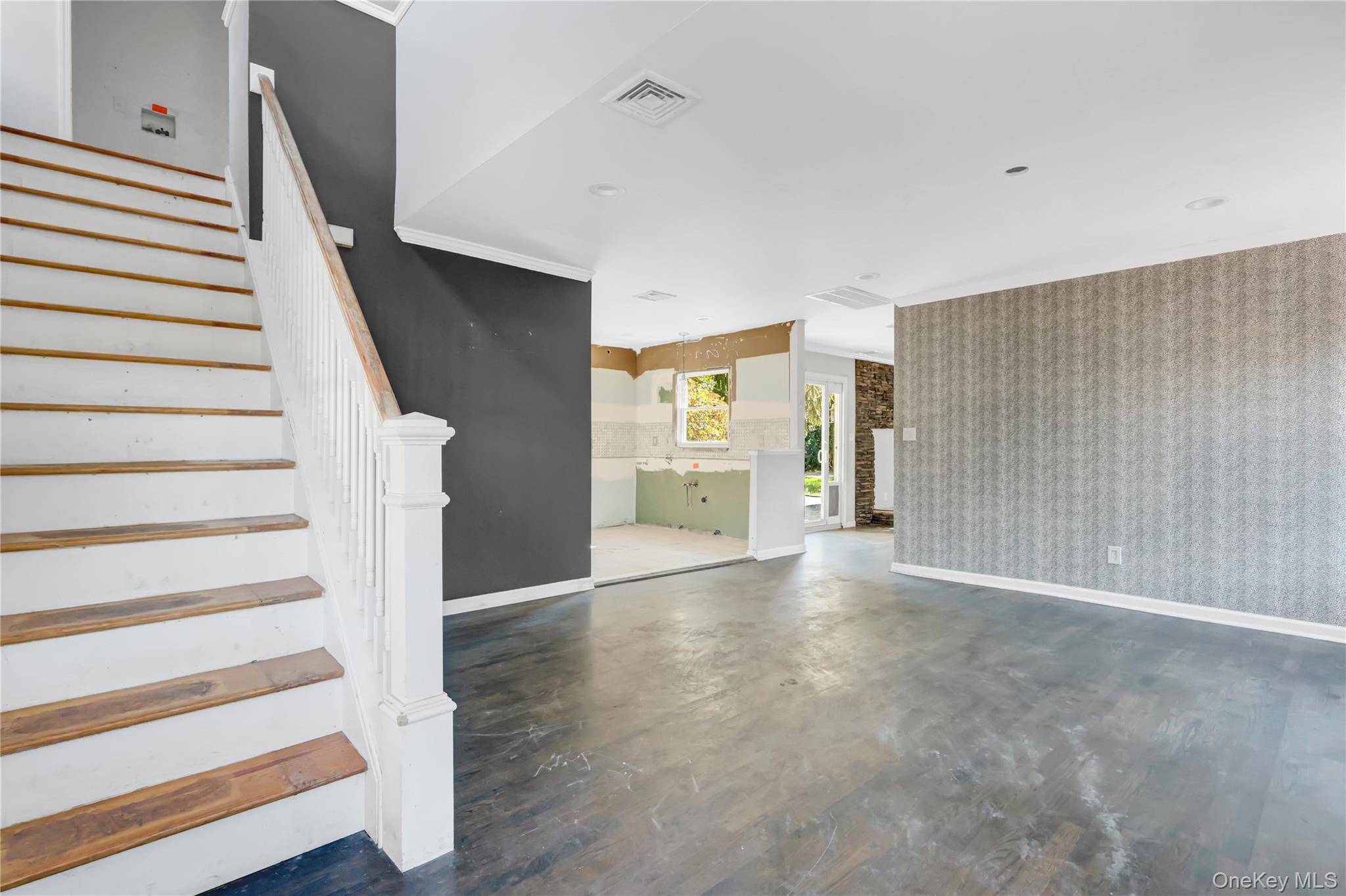 East Patchogue, NY 11772,34 Woodberry RD
