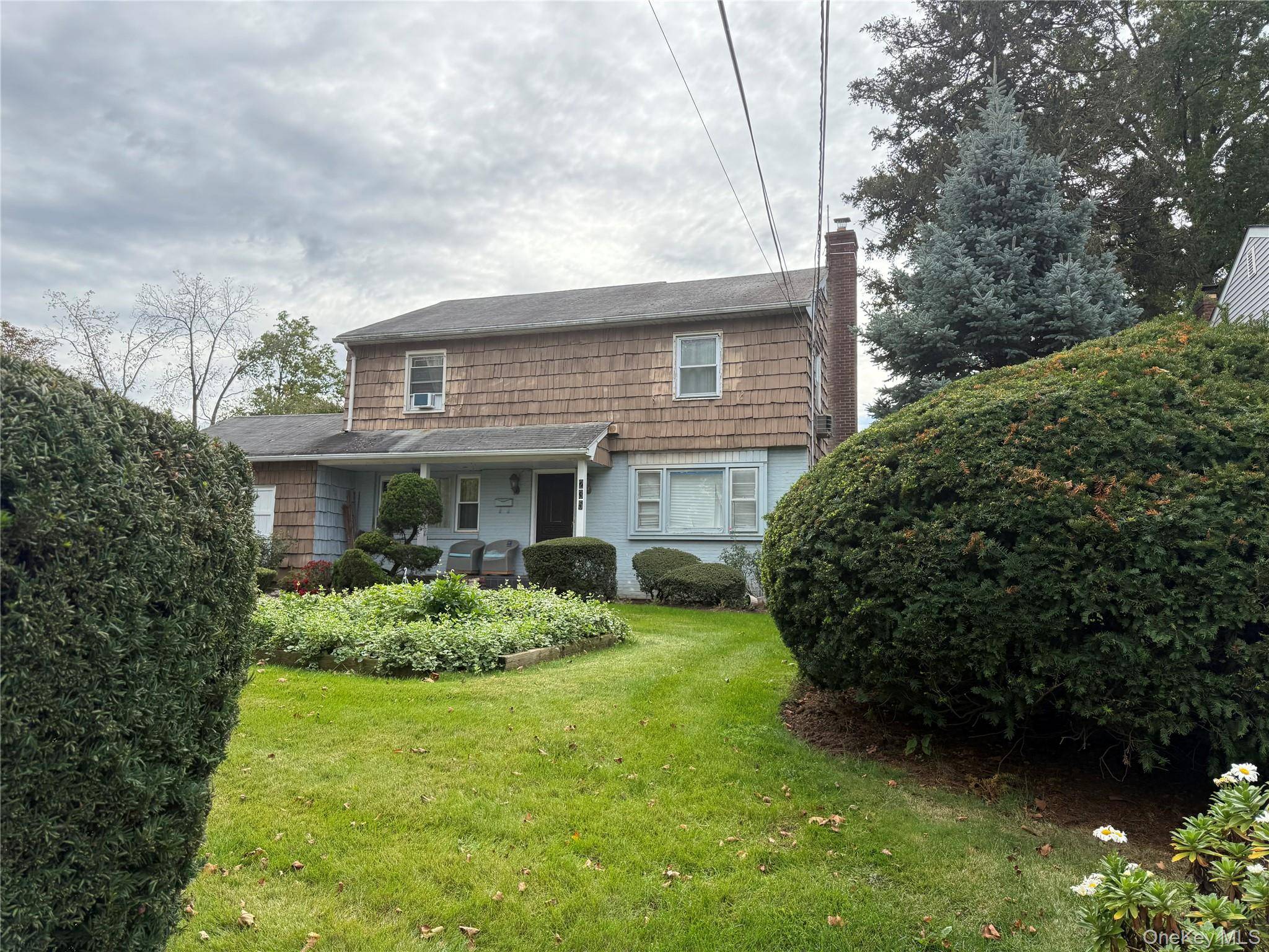 Freeport, NY 11520,235 Pine