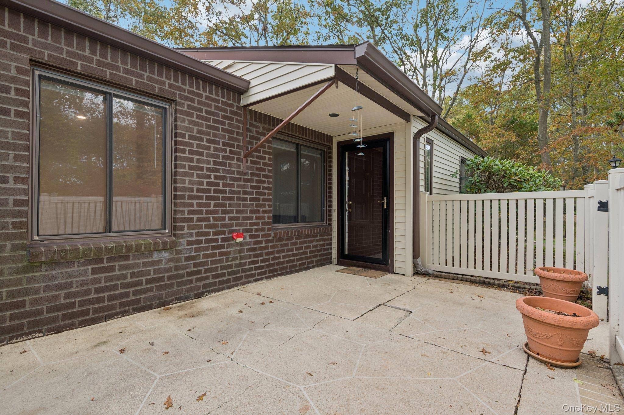 Coram, NY 11727,99 Birchwood RD