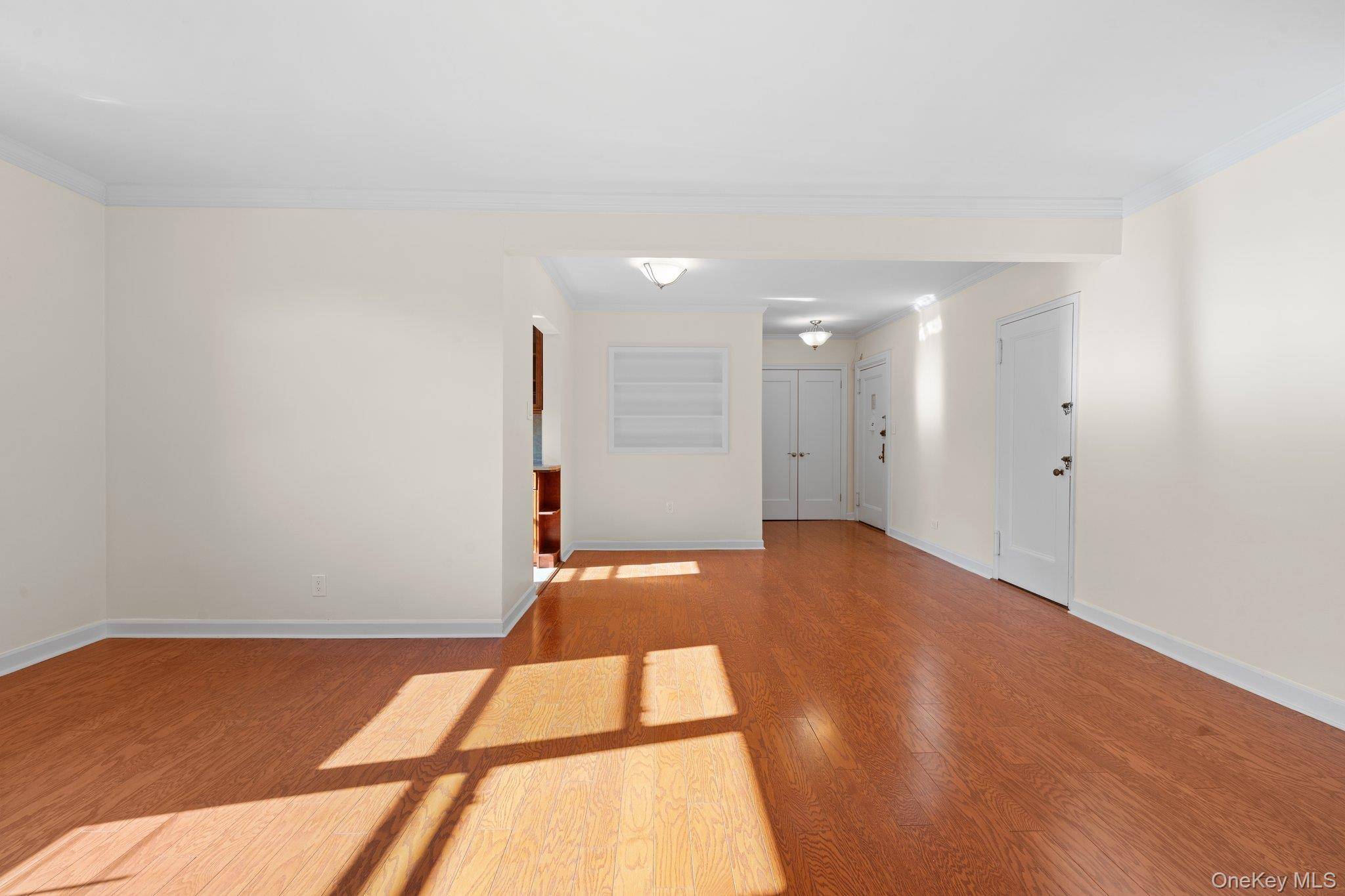 Forest Hills, NY 11375,69-60 108th ST #719