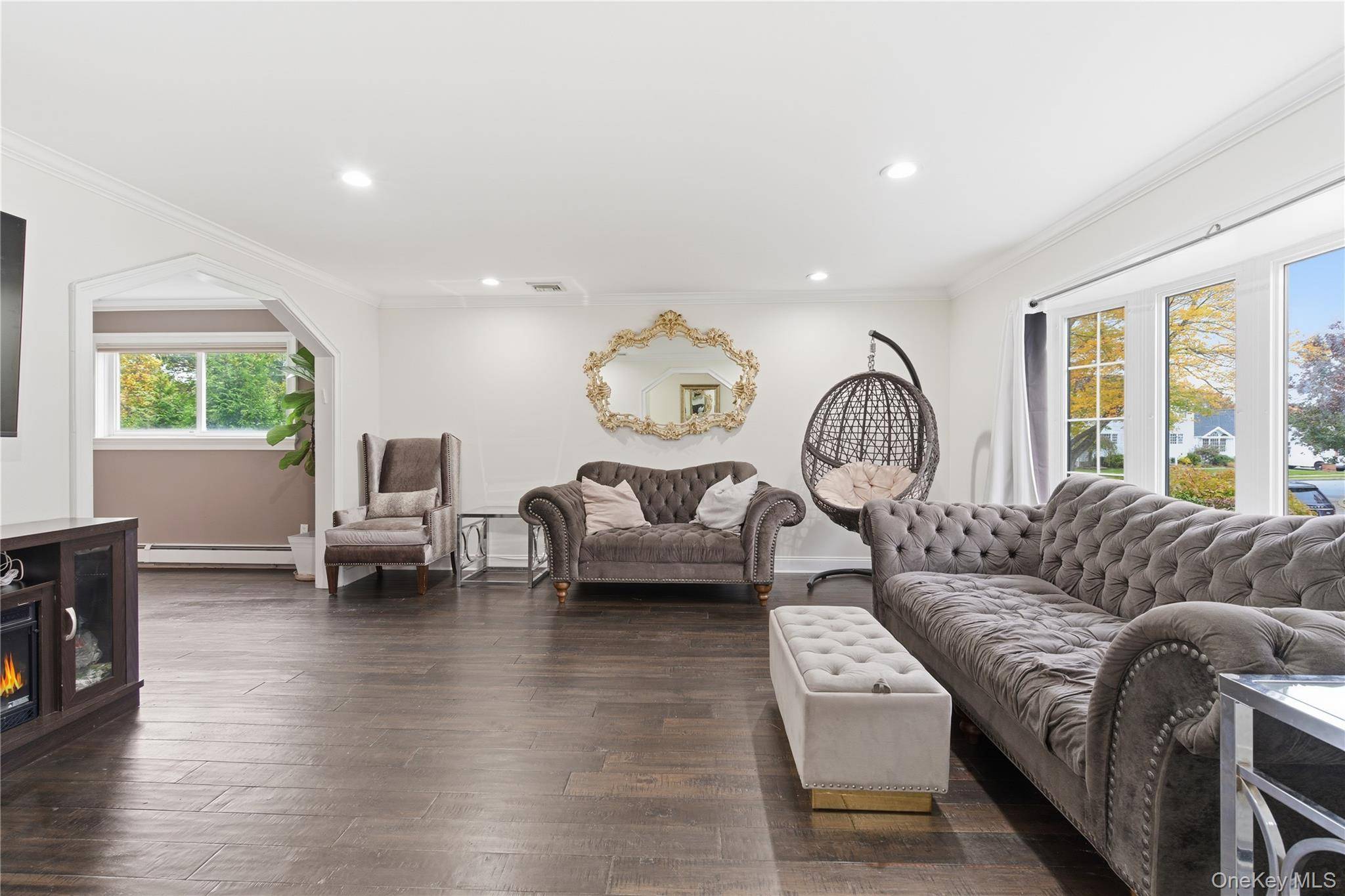 Syosset, NY 11791,12 Flo DR