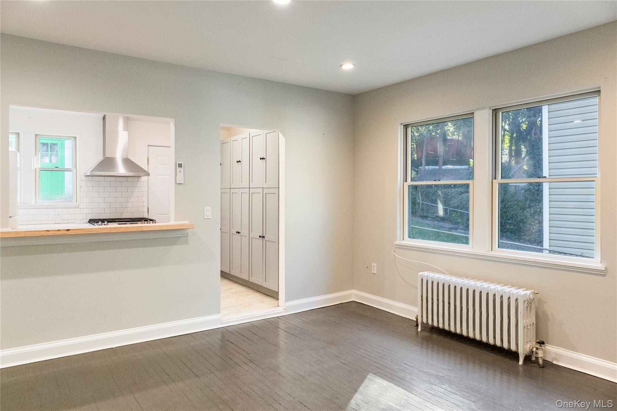 Glen Cove, NY 11542,149 Landing RD #B
