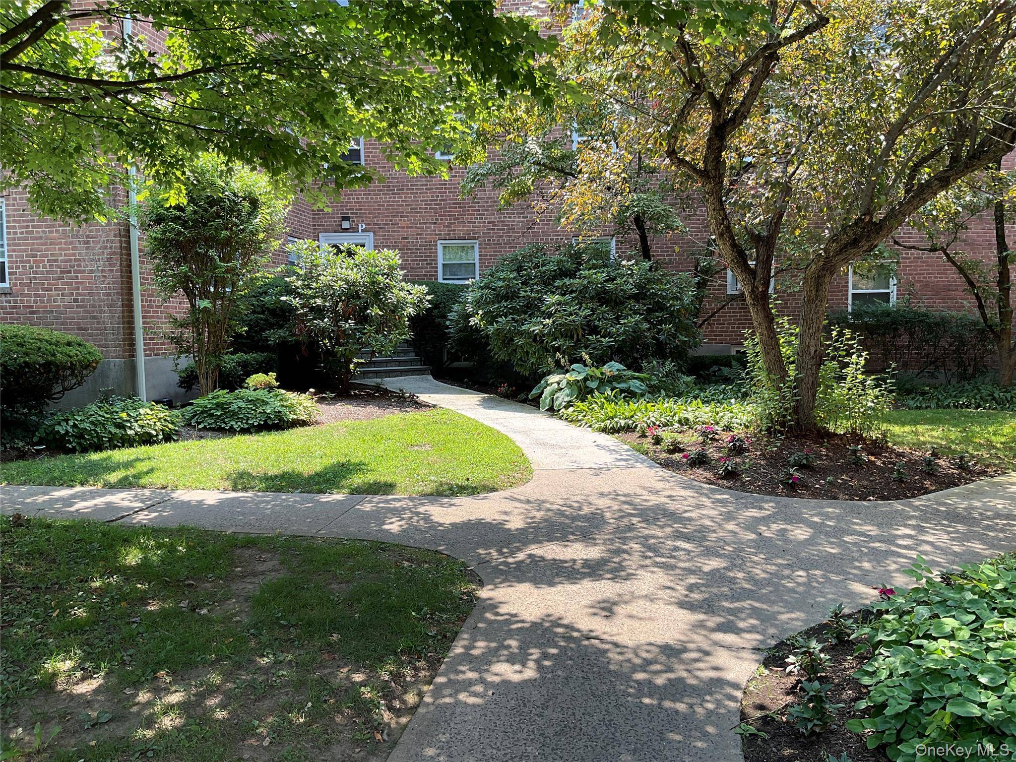 Tarrytown, NY 10591,320 S Broadway ##P8