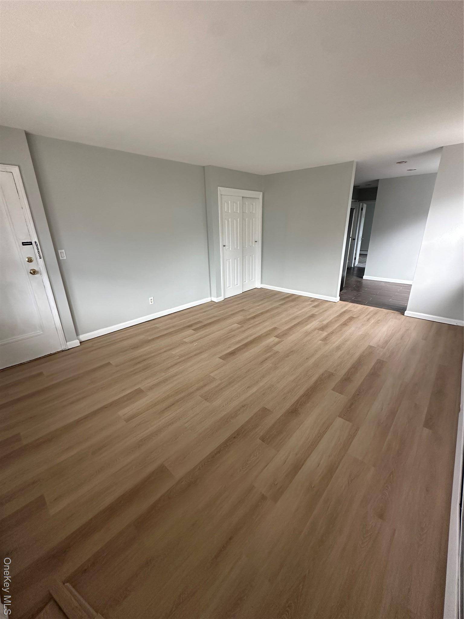 Long Beach, NY 11561,665 E Broadway