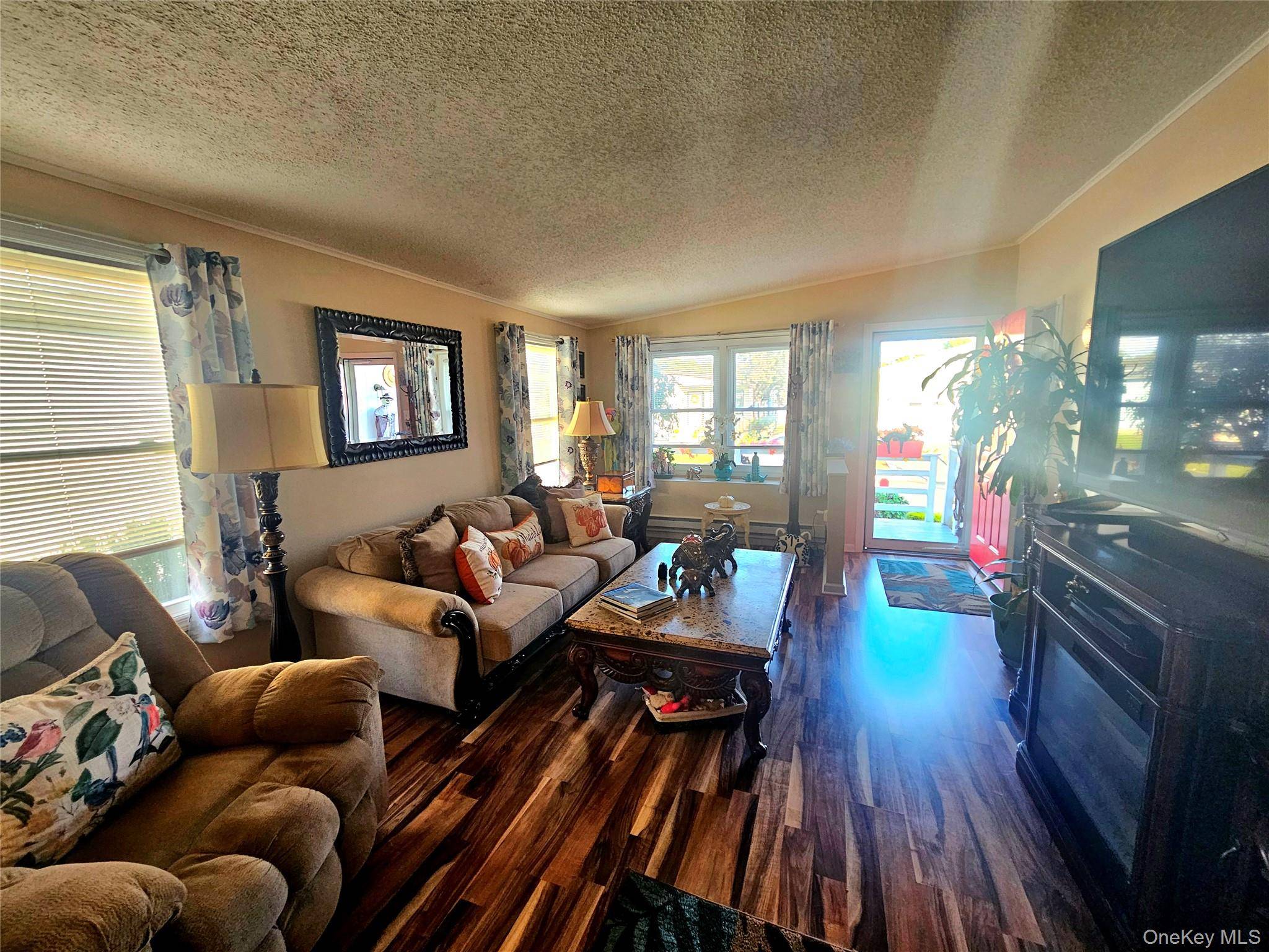 Manorville, NY 11949,45 Dogwood LN