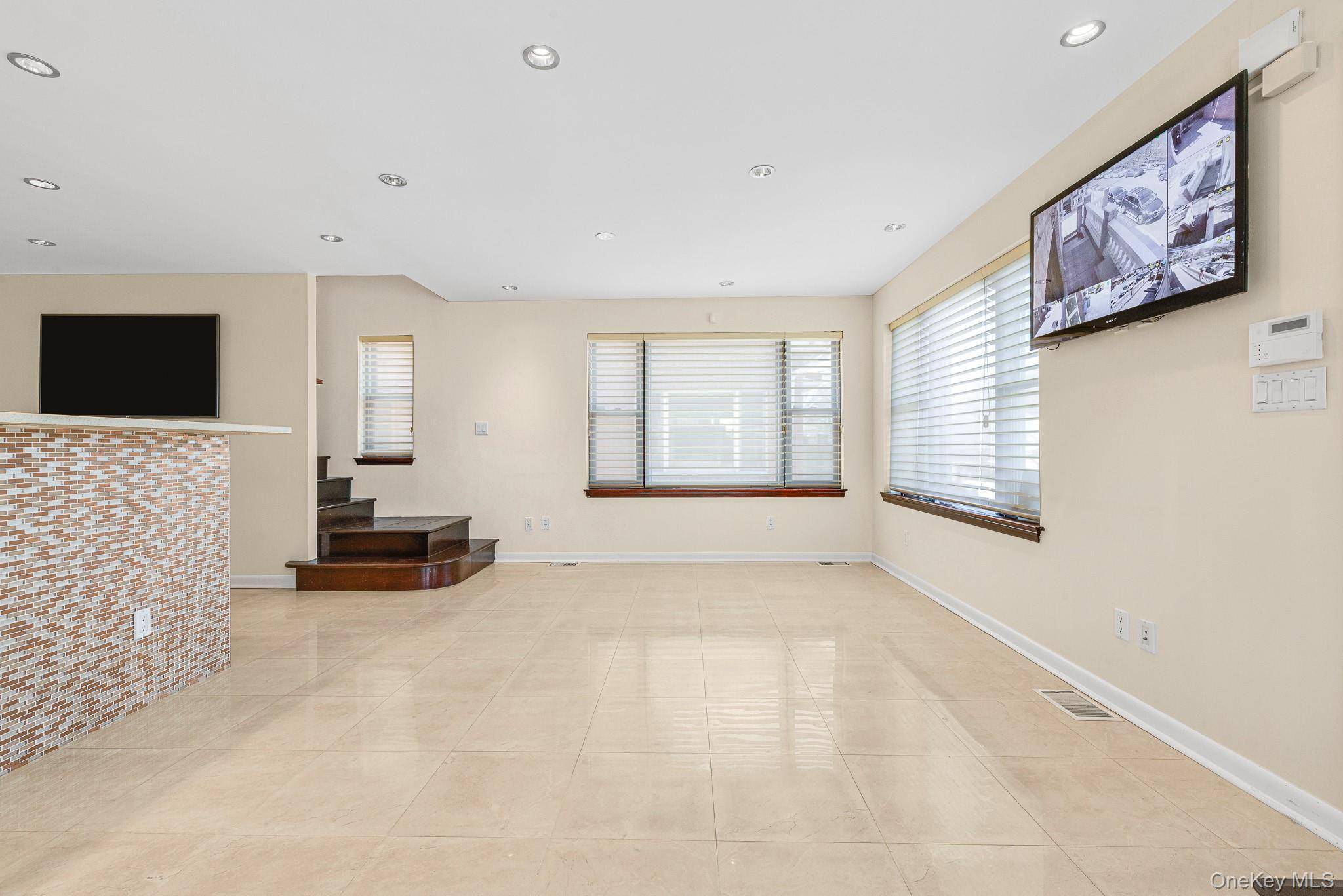 Middle Village, NY 11379,8318 58th AVE