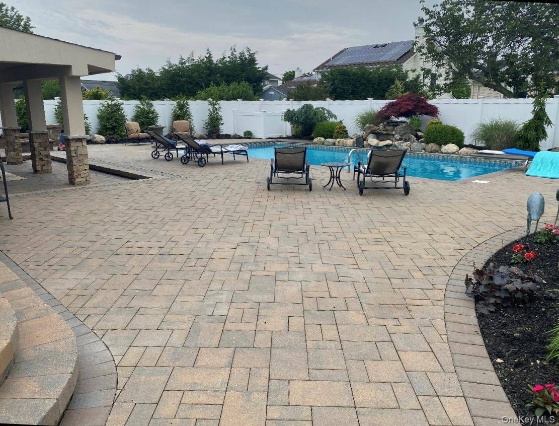 Massapequa, NY 11758,344 Harrison AVE