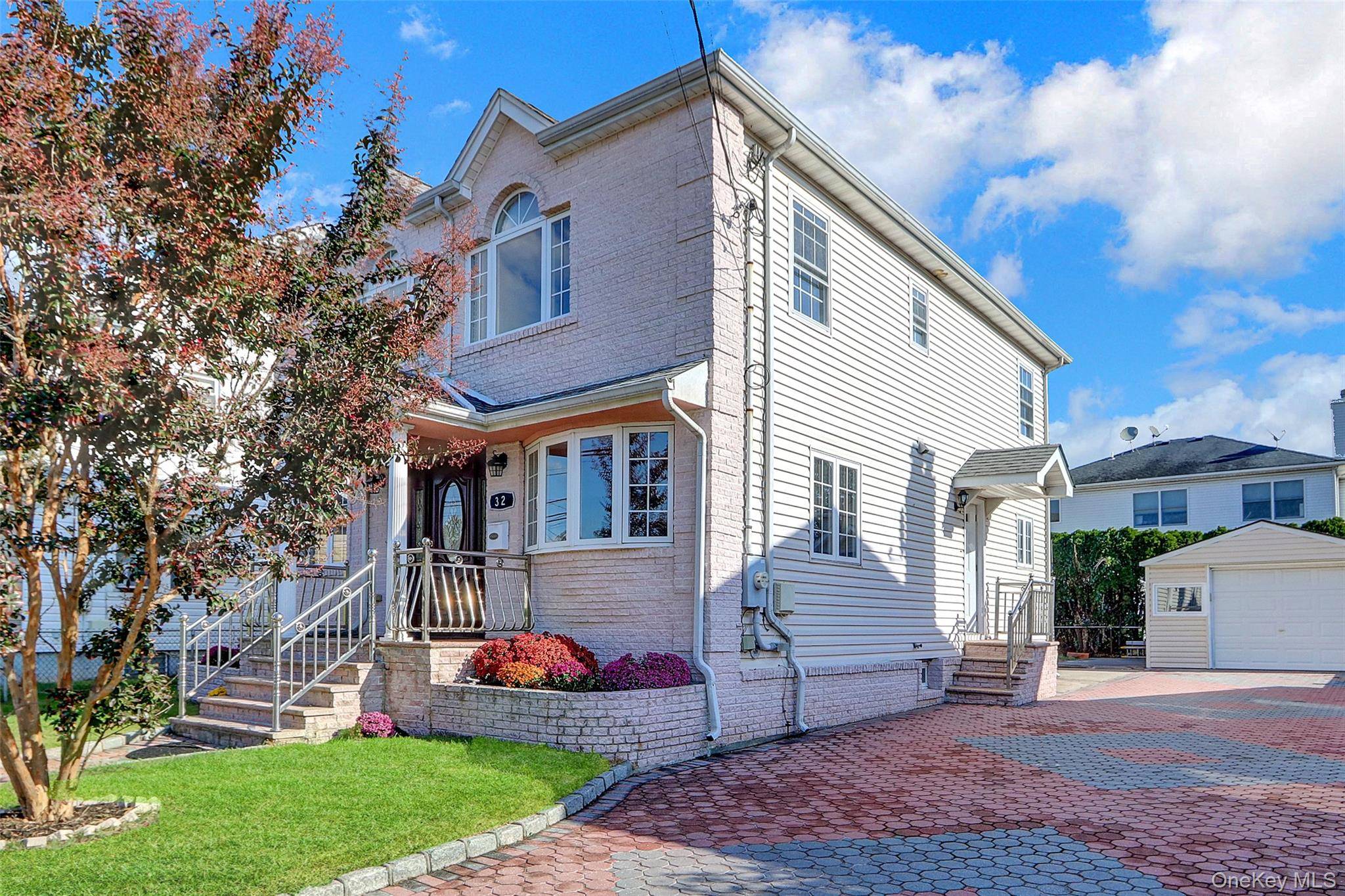 New Hyde Park, NY 11040,32 3rd AVE