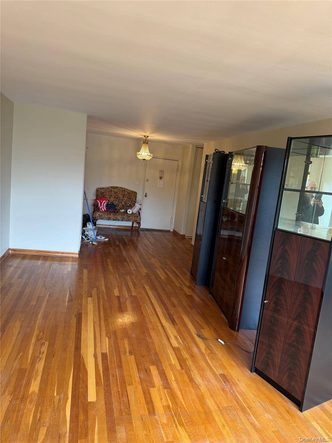 Bayside, NY 11360,211-40 18th avenue #4j