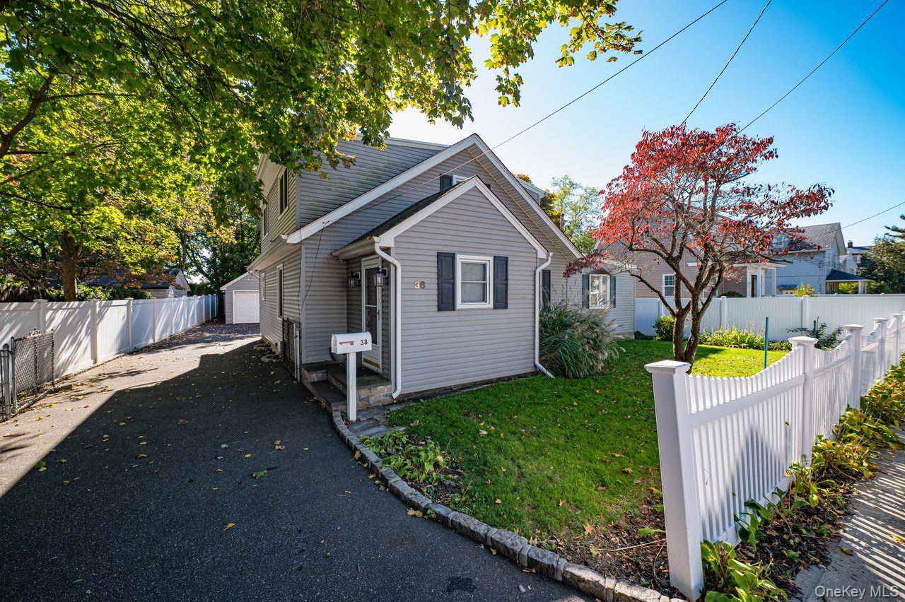 Roslyn Heights, NY 11577,38 High ST