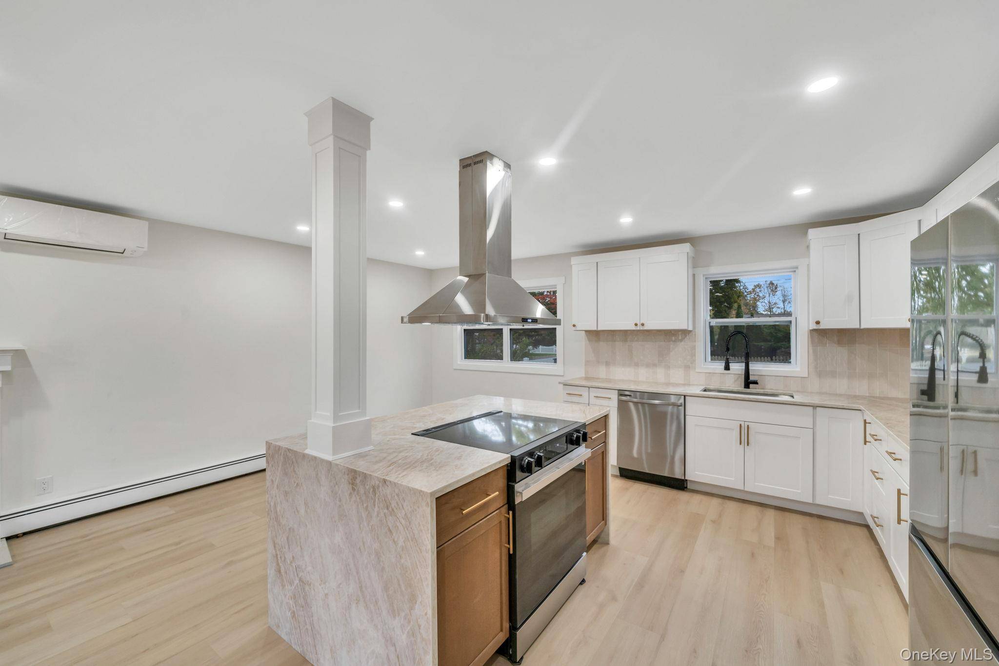 Saint James, NY 11780,246 Woodlawn AVE