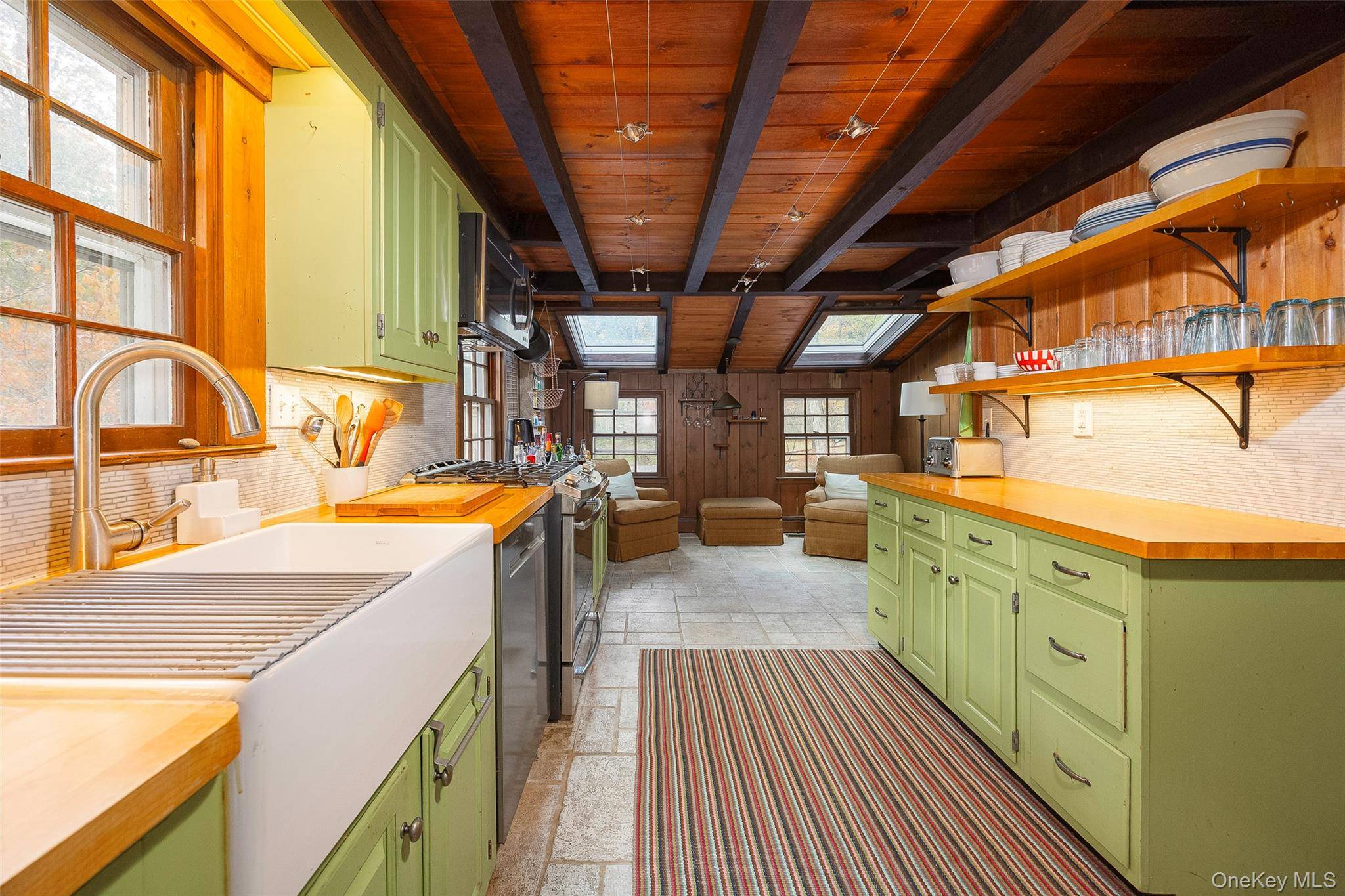 Carmel, NY 10512,9 Barrett Circle CT